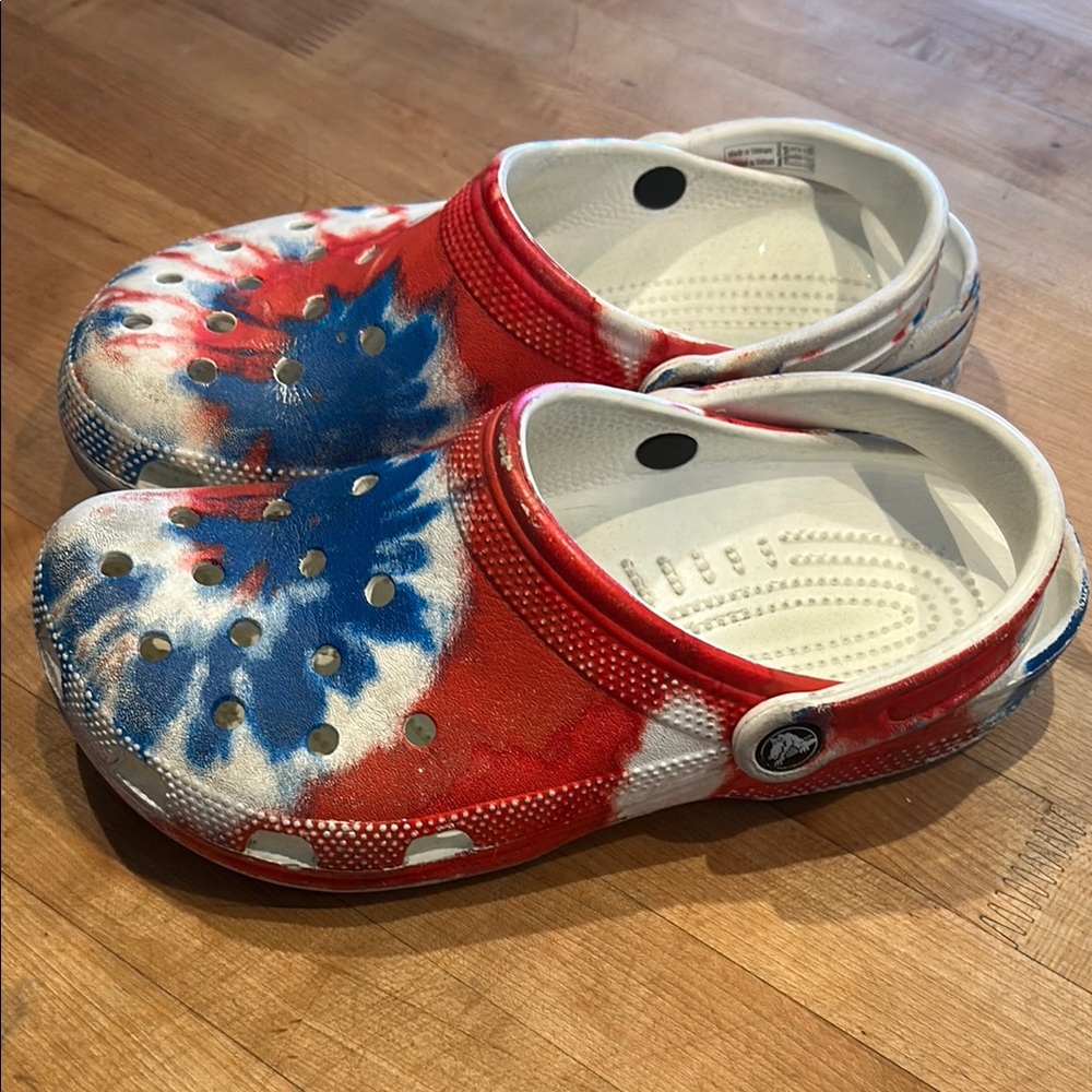 Patriotic USA Red/White/Blue CROCS Clogs Men’s 6 Women’s 8